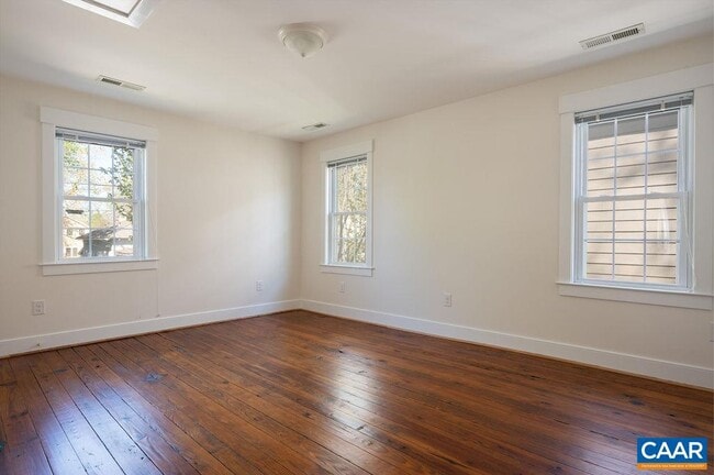 Building Photo - 614 Belmont Ave