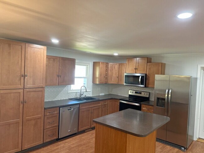 Building Photo - "Charming 3-Bedroom Retreat with 2 Full Baths in Piedmont – Cozy Comfort Awaits!"