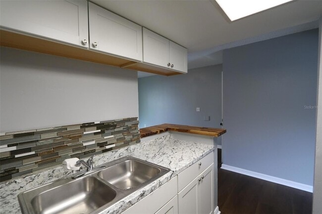 Building Photo - 1810 E 143rd Ave