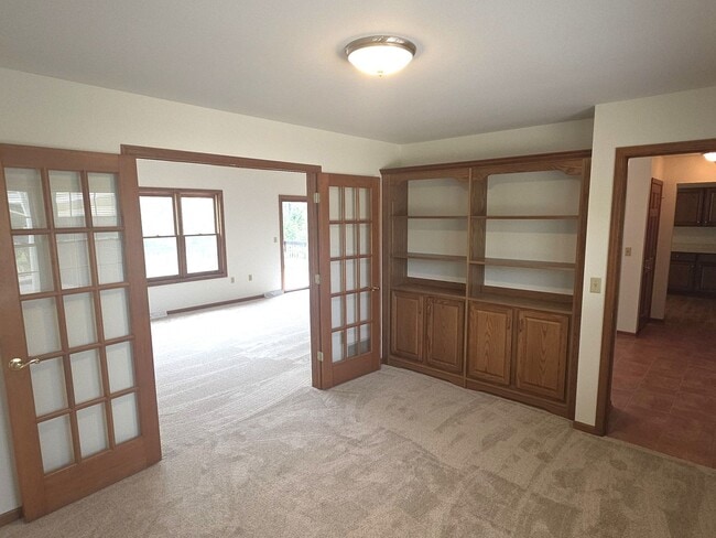Building Photo - 3207 S Ridge Crest Ct