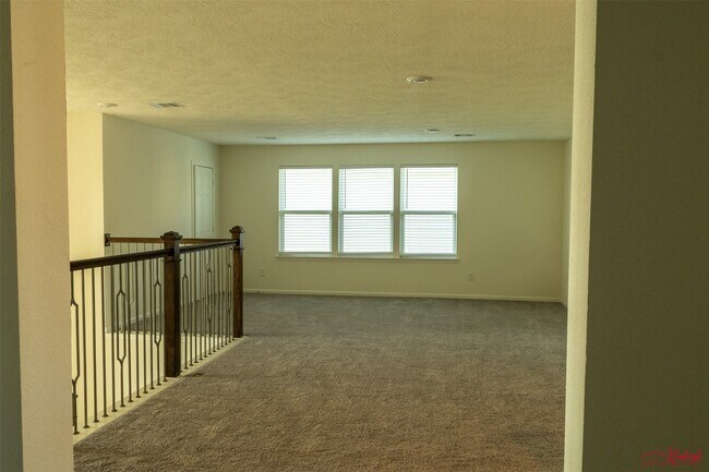 Building Photo - 4810 Emerson Mnr