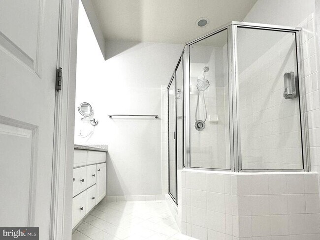 Building Photo - 15158 Kentshire Dr