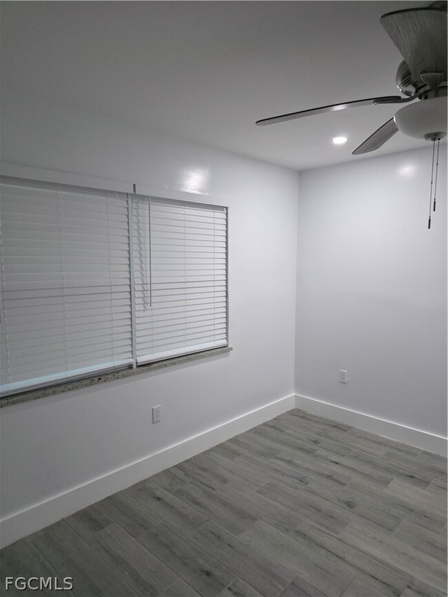 Building Photo - 4474 E Riverside Dr