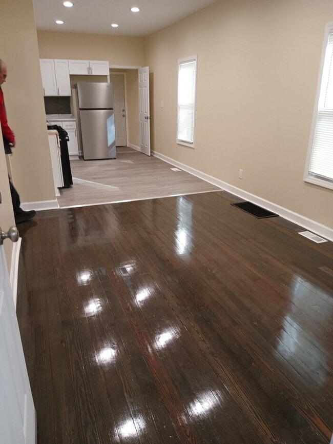 Building Photo - New rehabbed home