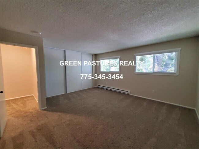Building Photo - 388 Smithridge Park