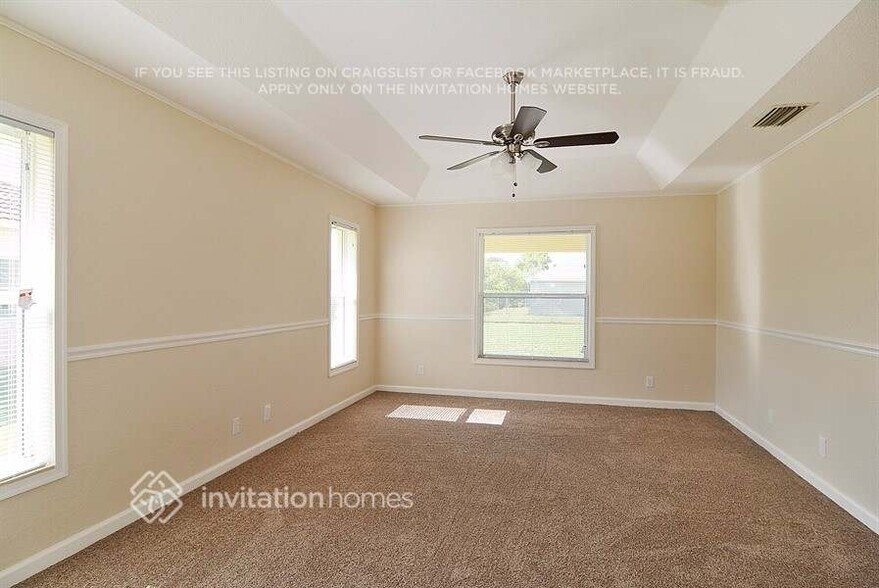 Building Photo - 3642 SW Darwin Blvd