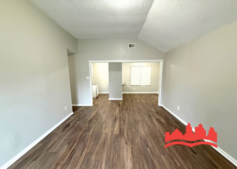 Building Photo - 3995 Schoolfield Cove