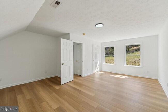 Building Photo - 21 Zinn Way