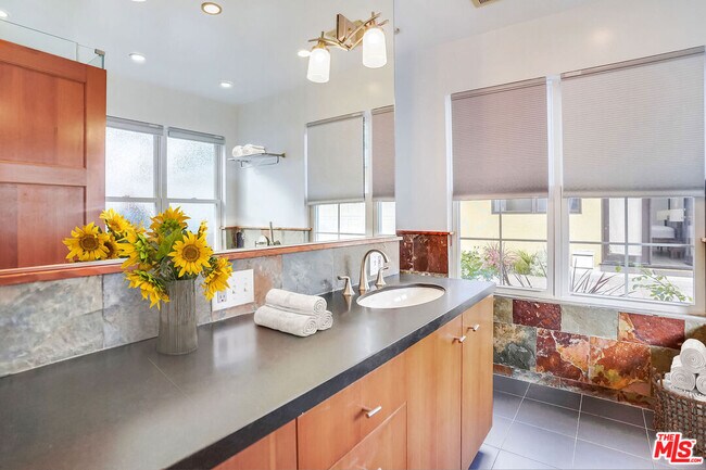 Building Photo - 8404 Holy Cross Pl