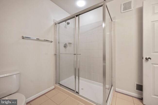 Building Photo - 15555 John Diskin Cir