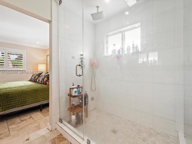 Building Photo - 6300 SW 48th St