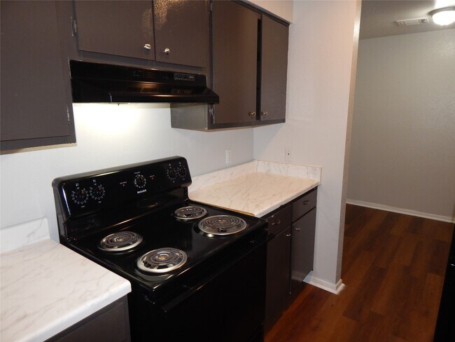 Building Photo - 204 Northpointe Ave