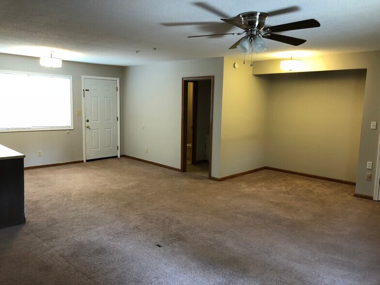 Building Photo - 1443 Fernwood Glendale Rd