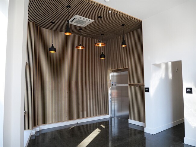 Building Photo - 38 Hichborn St