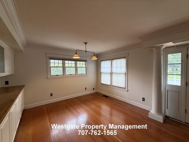 Building Photo - 515 4th St