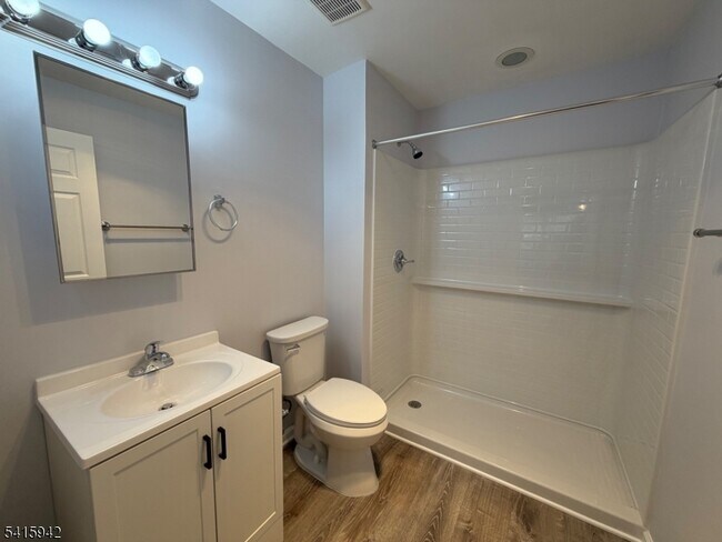 Building Photo - 6 Nashville Ct