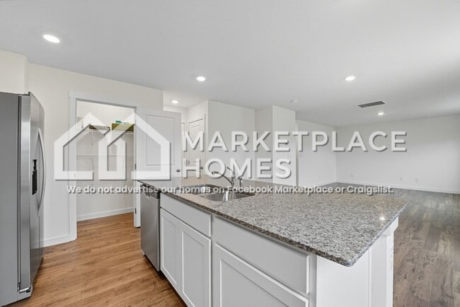 Building Photo - 4151 Hines Ln NE