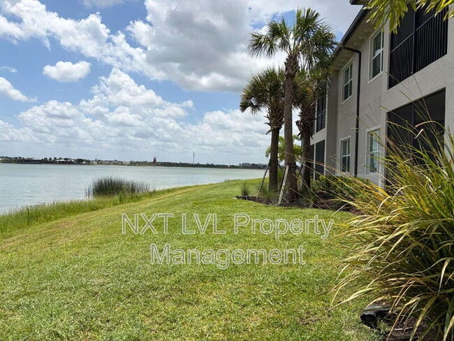 Building Photo - 16570 Ridgeview Cir