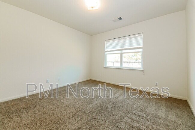 Building Photo - 330 Lavaca Dr