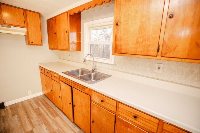 Building Photo - 1806 Marne Ave