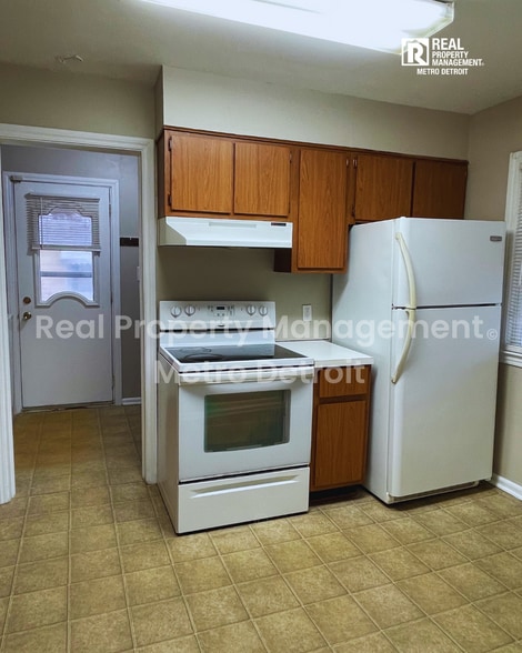 Building Photo - 2023 Ardmore Dr