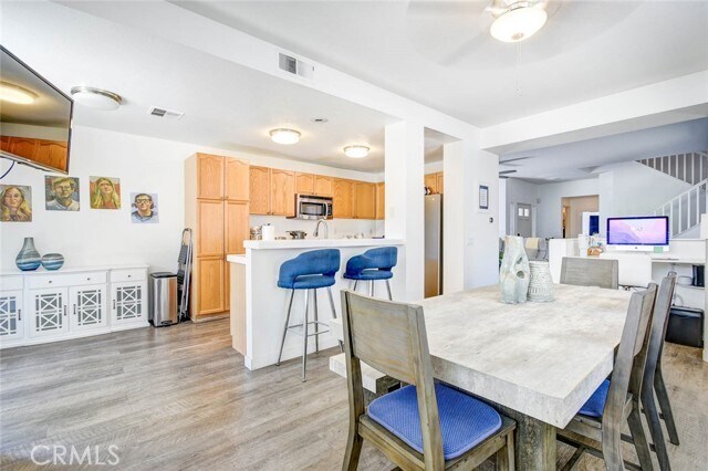 Building Photo - 744 N Siavohn Dr