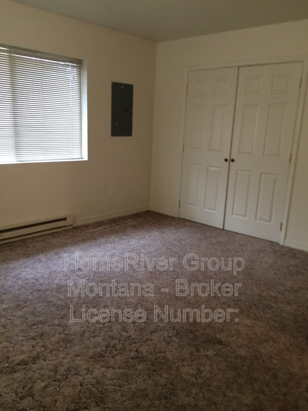 Building Photo - 2209 S 12th St W