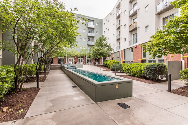 Building Photo - 620 Glen Iris Dr NE