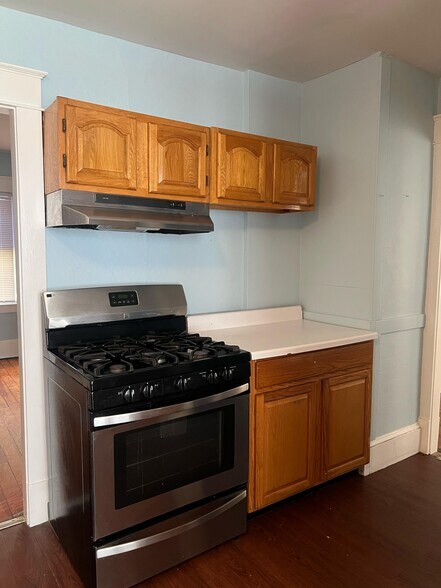 Primary Photo - 112 Malden St