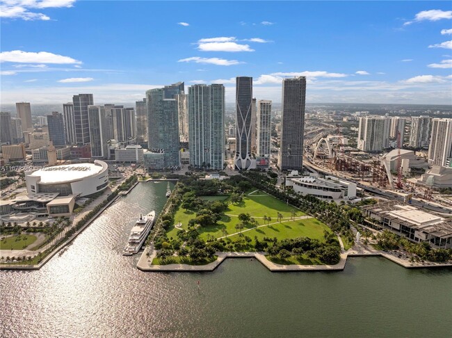 Building Photo - 1100 Biscayne Blvd