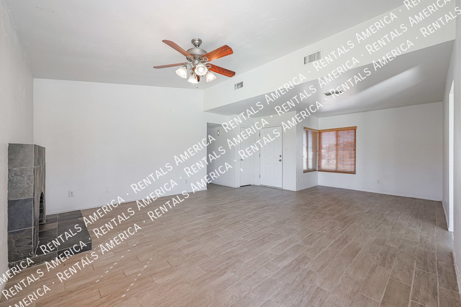Building Photo - 913 W Jerome Cir