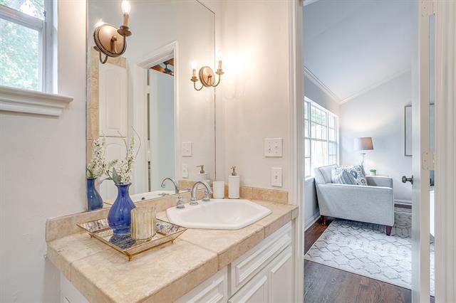 Building Photo - 624 Edgefield Rd