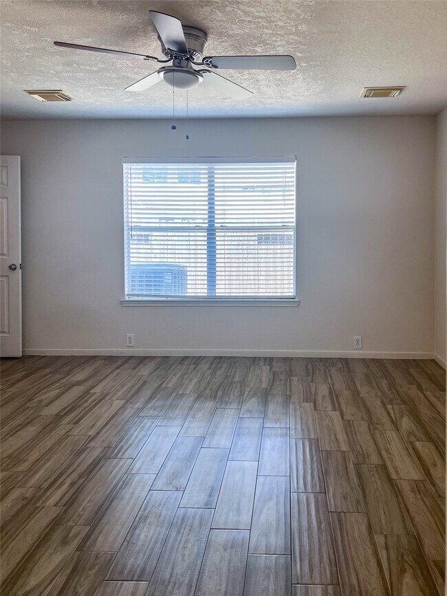 Building Photo - 659 Cypresswood Trce