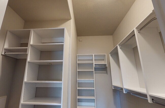 Building Photo - 1 Bedroom Beauty – Get Up to $750 Off Move...