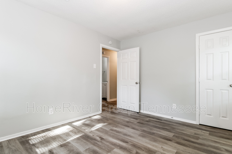 Building Photo - 4113 Willowview Ave