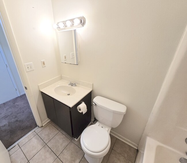 Building Photo - 174 S Kentucky Ave