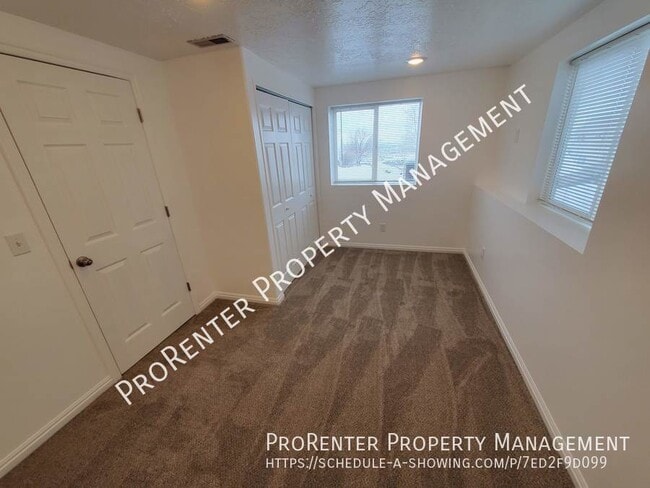 Building Photo - 3585 N 275 E