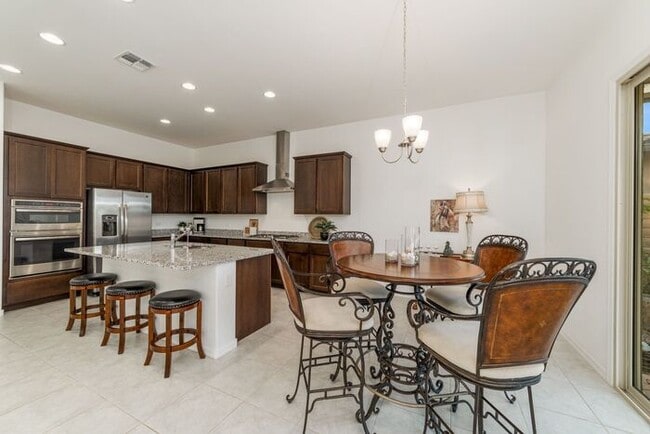 Building Photo - Beautiful home in Gated Dove Mountain Comm...