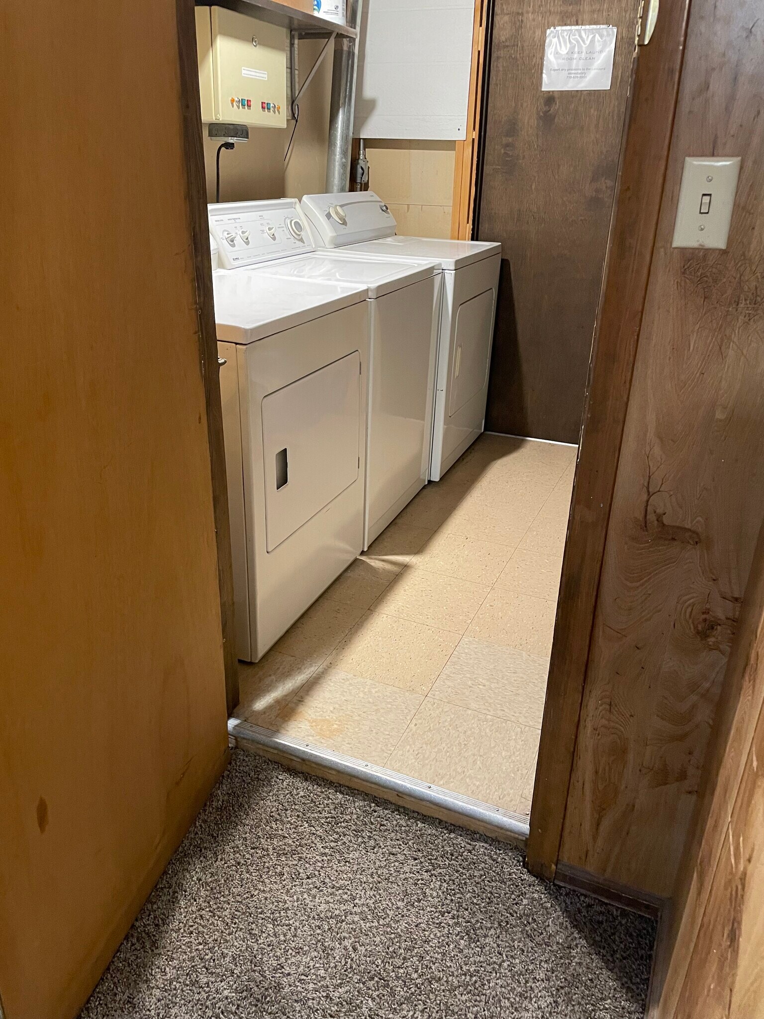 Shared Laundry - 2604 Tremont St