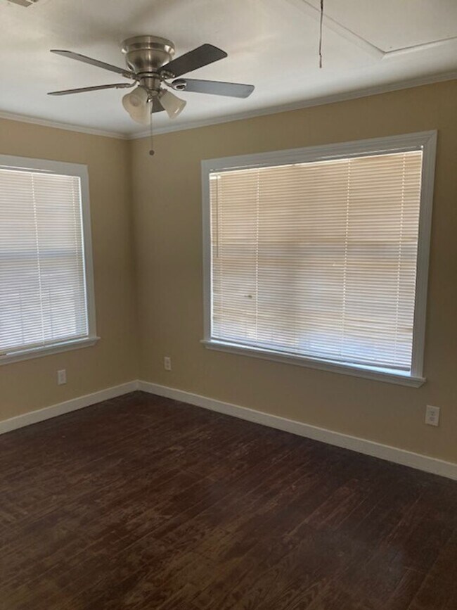 Building Photo - Biloxi 3 Bedroom