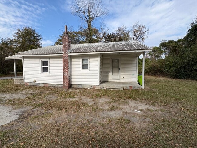 Building Photo - 1805 College St