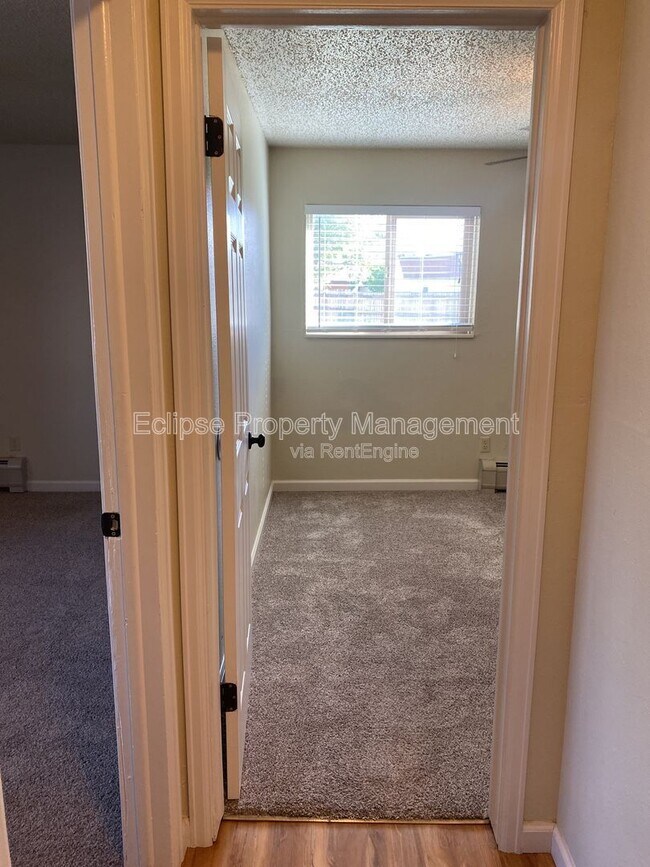 Building Photo - 512 Bell Ct