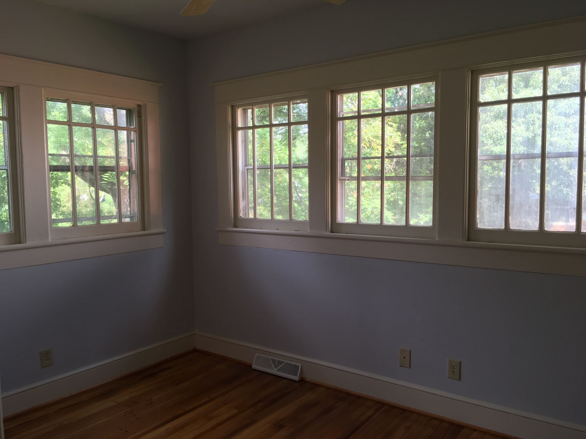 Office/den (8.5x12, no closet) - 1010 Glenwood ave