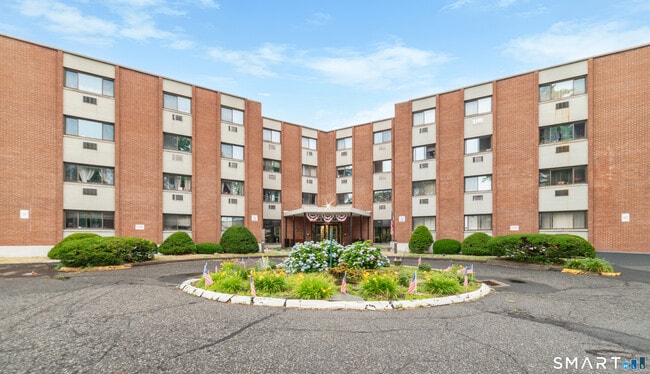 Building Photo - 1700 Broadbridge Ave