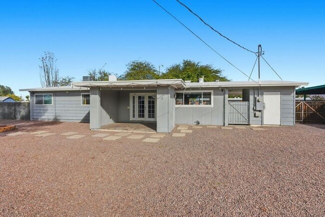 Building Photo - Spacious 3-Bed, 2-Bath East Tucson Home with Large Yard & Open Layout