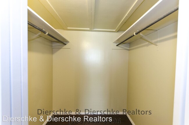 Building Photo - 1 br, 1 bath House - 220 W Twohig