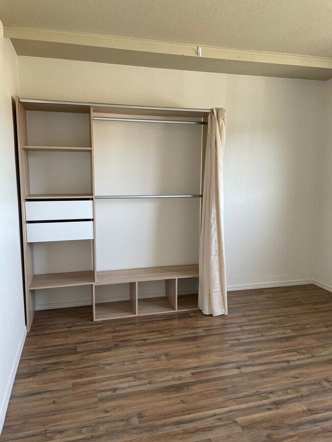 Building Photo - 1613 NE 81st Ave