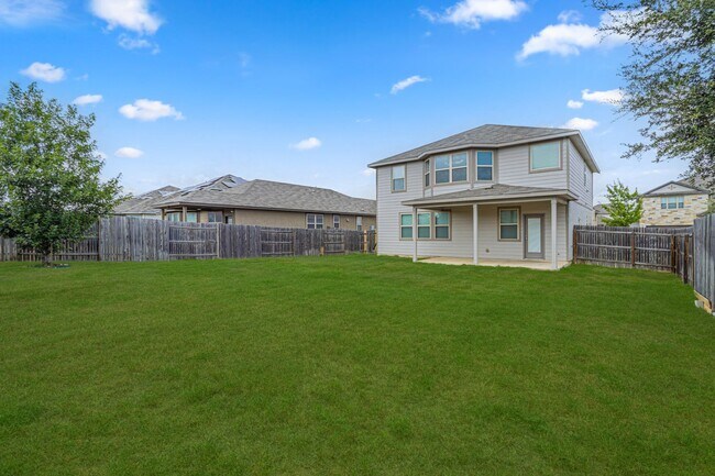 Building Photo - GORGEOUS 4BR 2.5 BATH WITH LOTS OF NEIGHBORHOOD AMENITIES! Available August 7th!