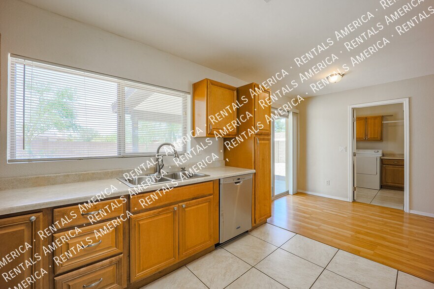 Building Photo - 4006 S McKemy St