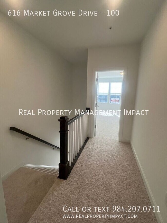 Building Photo - 616 Mkt Grv Dr